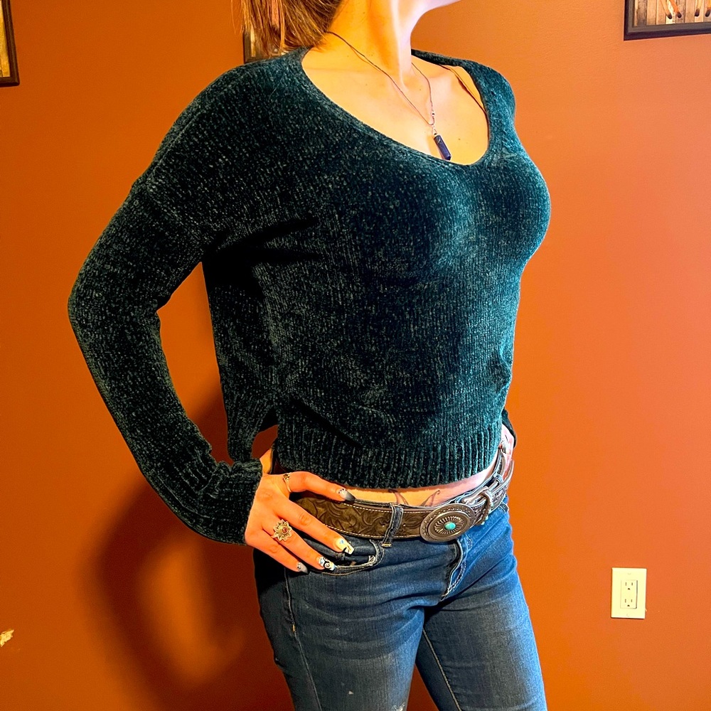 Women long sleeve velvet apparel, extremely soft, crop top, size small,